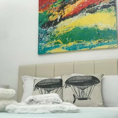 Bnt Luxury 2 Bedroom With Balcony 키레니아