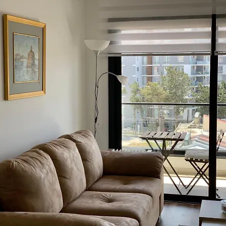 아파트 Bnt Luxury 2 Bedroom With Balcony 키레니아