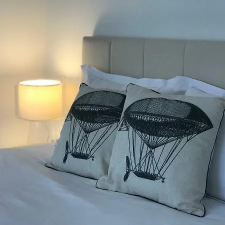 Διαμέρισμα Bnt Luxury 2 Bedroom With Balcony *